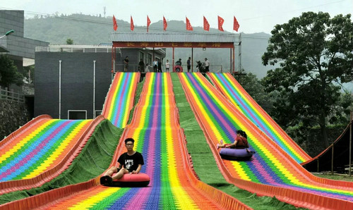 泸州七彩旱滑儿童彩虹滑梯游乐设备景区旱地滑雪圈网红旱雪滑道